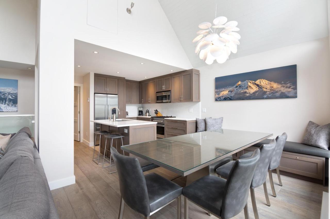 Snowbird 200 | Upscale Townhome, Close To Skiing, Shared Hot Tub, 2 Parking Spaces