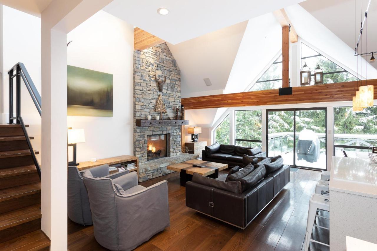Pinnacle Ridge 21 | Family Townhome W/ Prime Access, Hot Tub, 2 Living & Fireplace Whistler