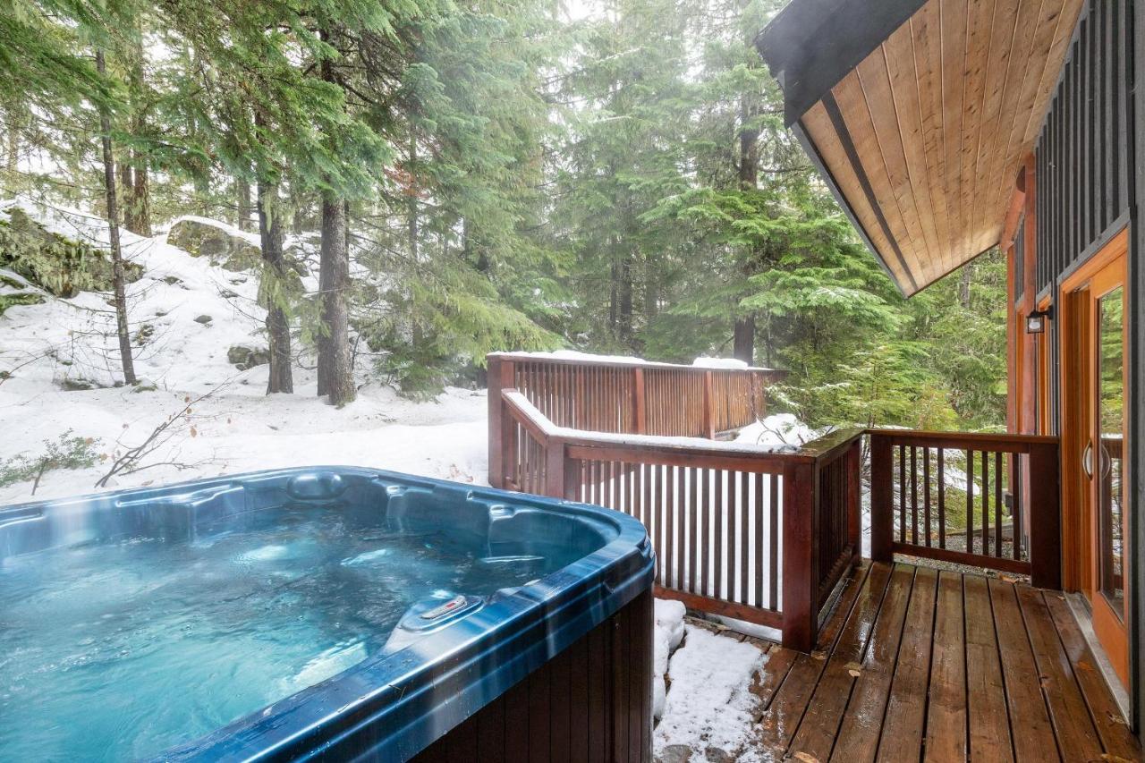 Falcon's Nest | Classic Log W/ Village Parking, Hot Tub, & Fireplace