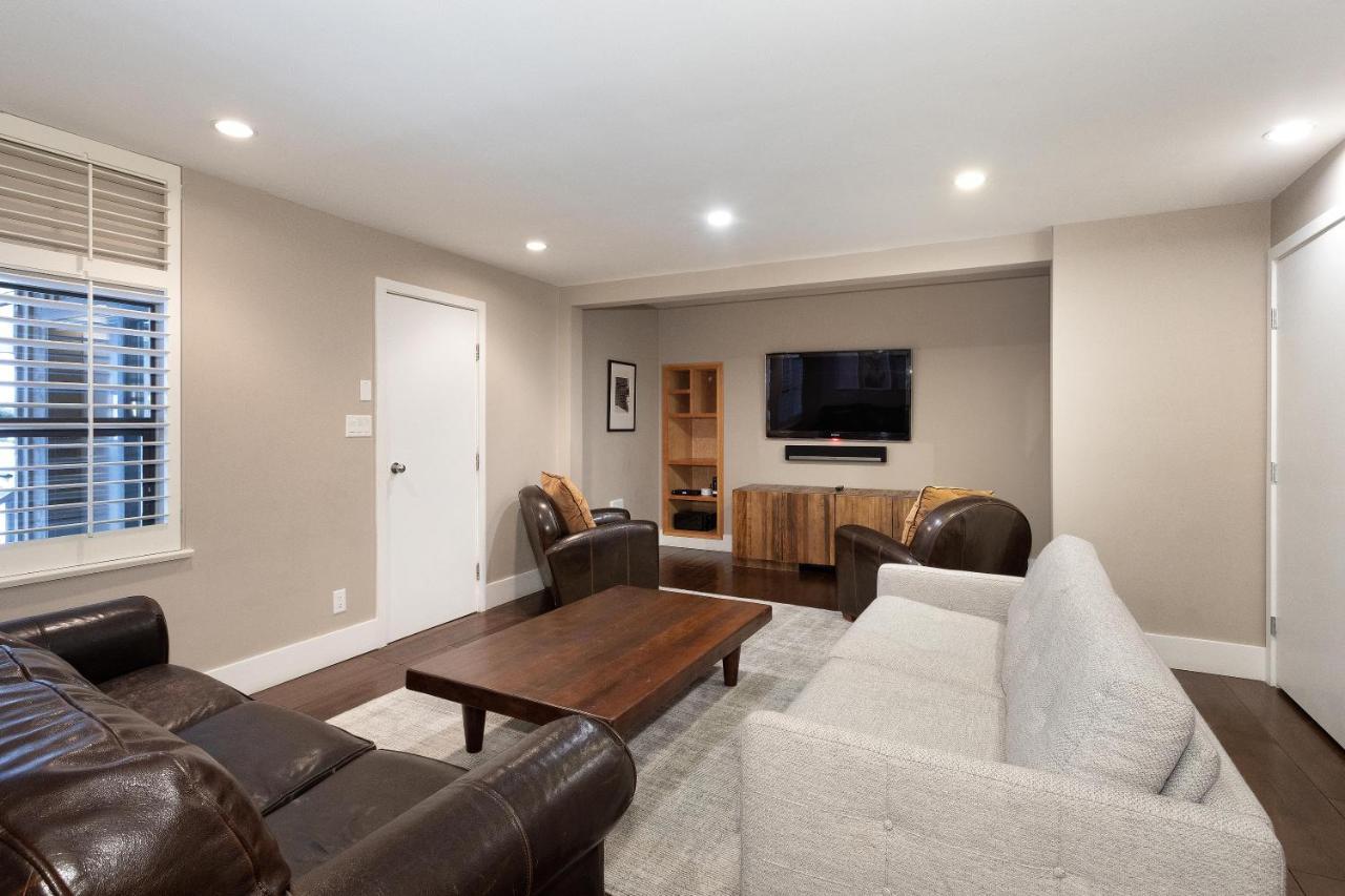 Holiday home Pinnacle Ridge 21 | Family Townhome W/ Prime Access, Hot Tub, 2 Living & Fireplace