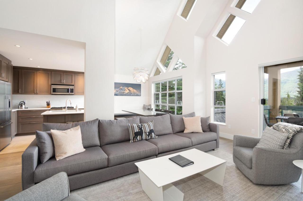 Snowbird 200 | Upscale Townhome, Close To Skiing, Shared Hot Tub, 2 Parking Spaces * Whistler
