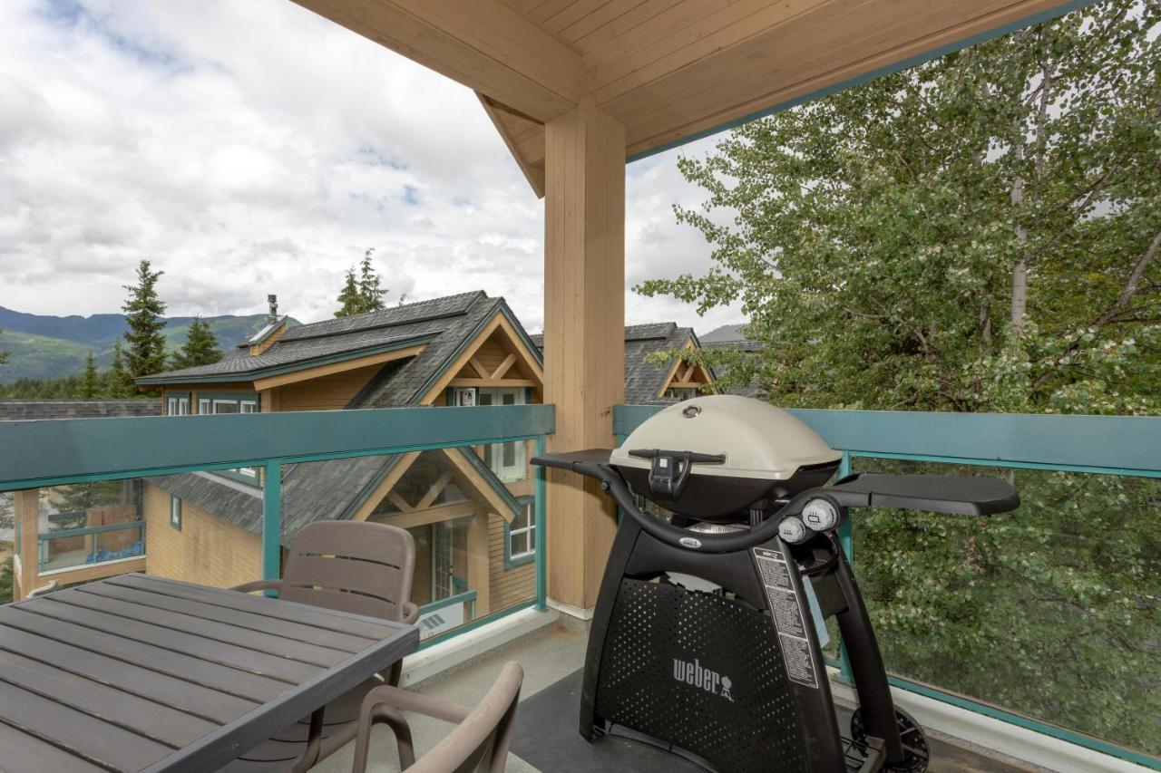 Snowbird 200 | Upscale Townhome, Close To Skiing, Shared Hot Tub, 2 Parking Spaces Holiday home Whistler