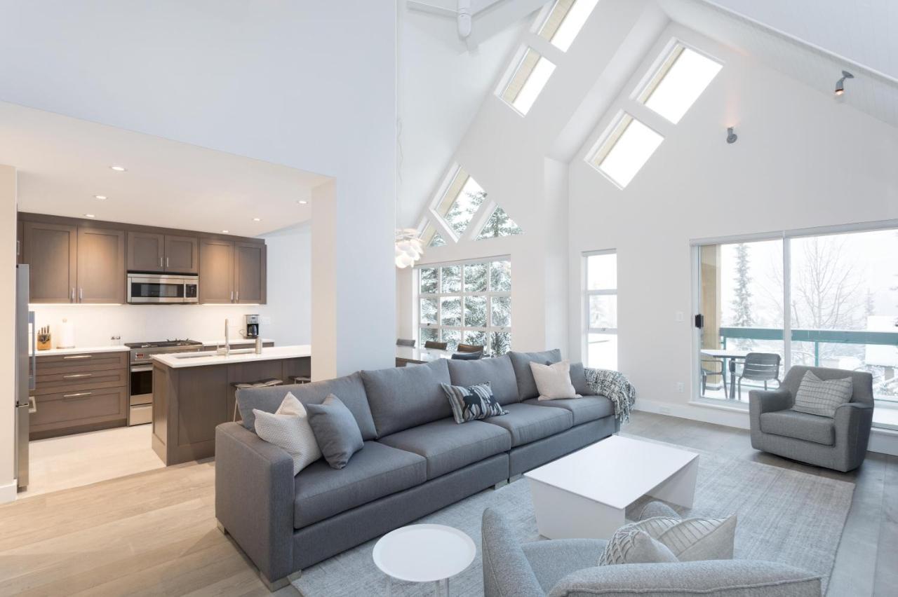 Snowbird 200 | Upscale Townhome, Close To Skiing, Shared Hot Tub, 2 Parking Spaces