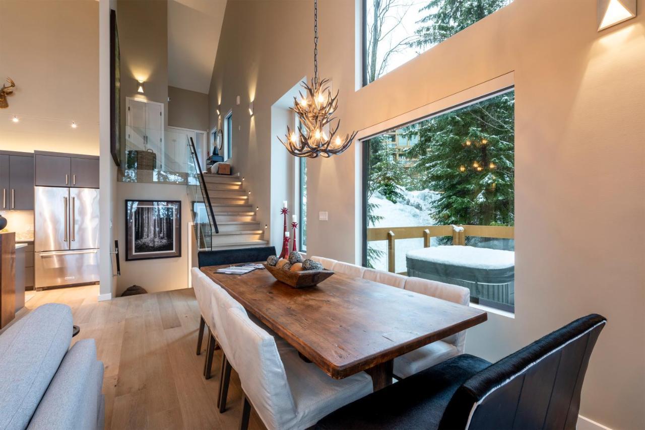 Holiday home Luxury In Out Townhome With Expansive Mountain Views Whistler