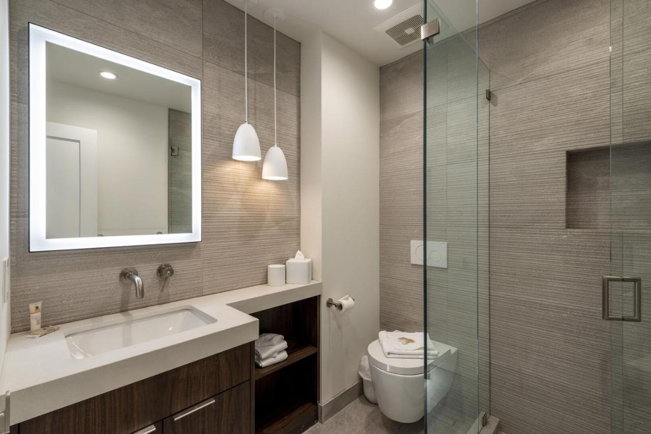 Luxury In Out Townhome With Expansive Mountain Views