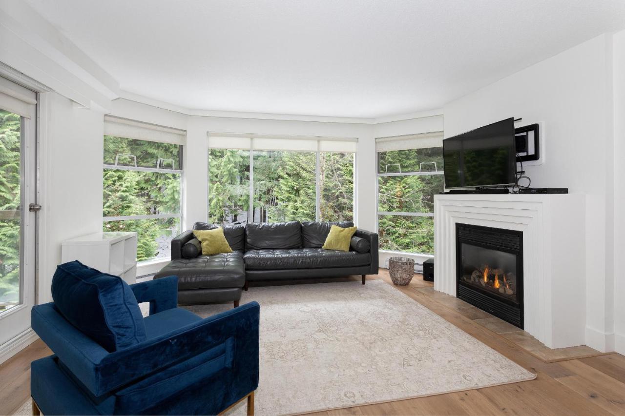 Woodrun 518 | Ski-in, Ski-out, Hot Tub, Heated Pool, Parking Holiday home Whistler