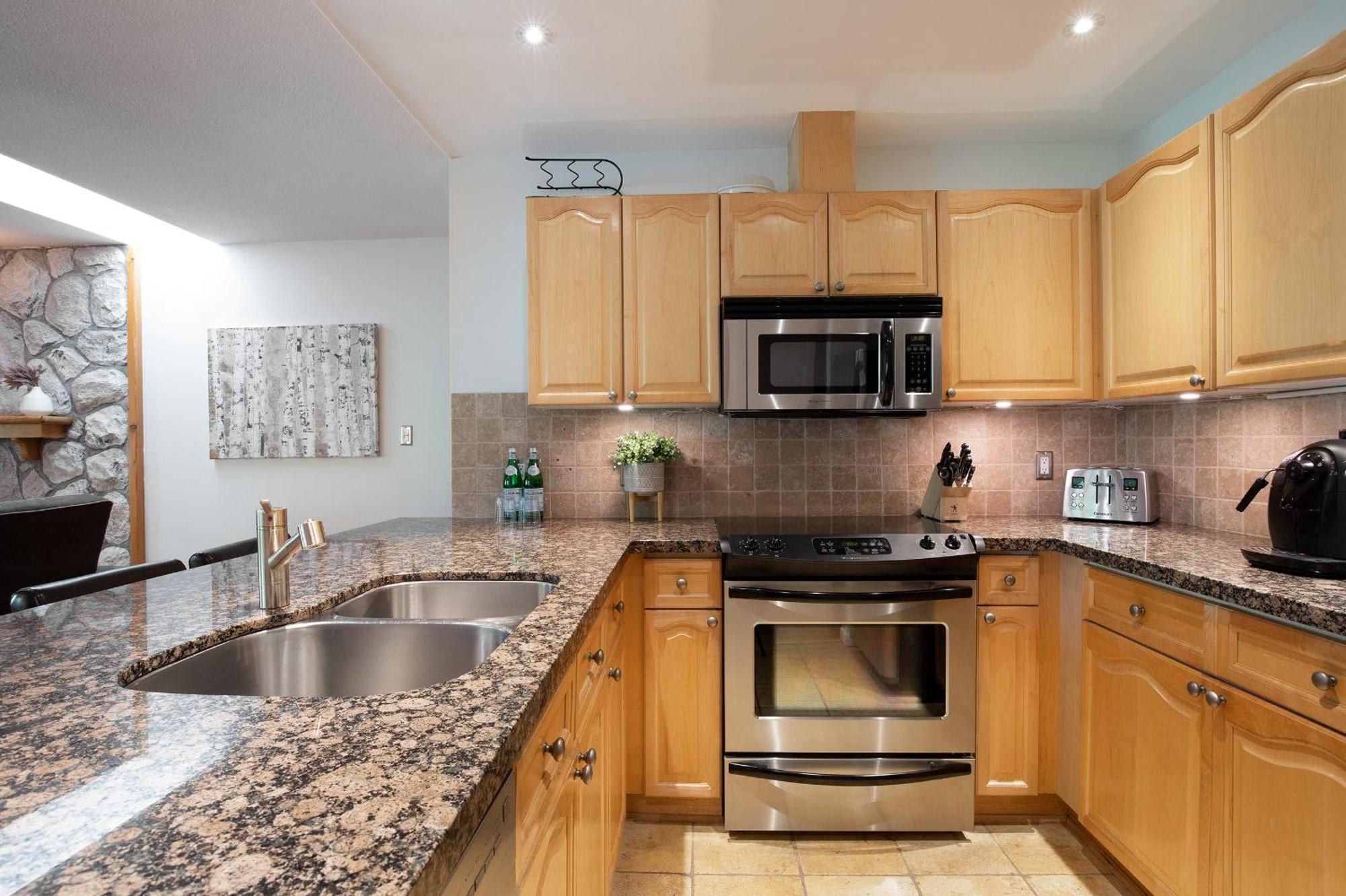 Gleneagle 29 | Family-friendly Townhouse, 700m To Blackcomb Base, Wood-burning Fireplace * Whistler