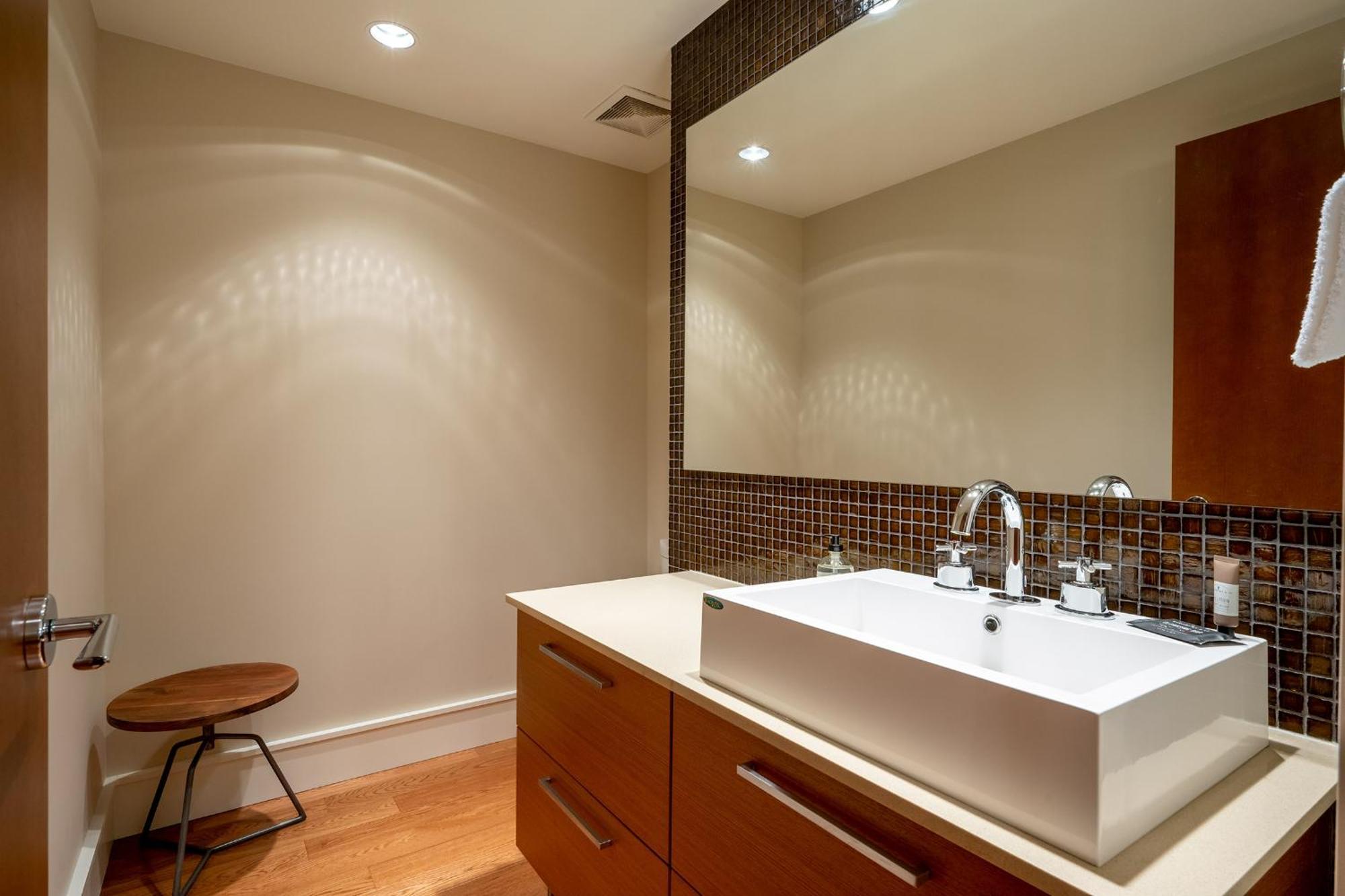 West Coast Style 4-bedroom, 3-bathroom, Mountain View Townhome * Whistler