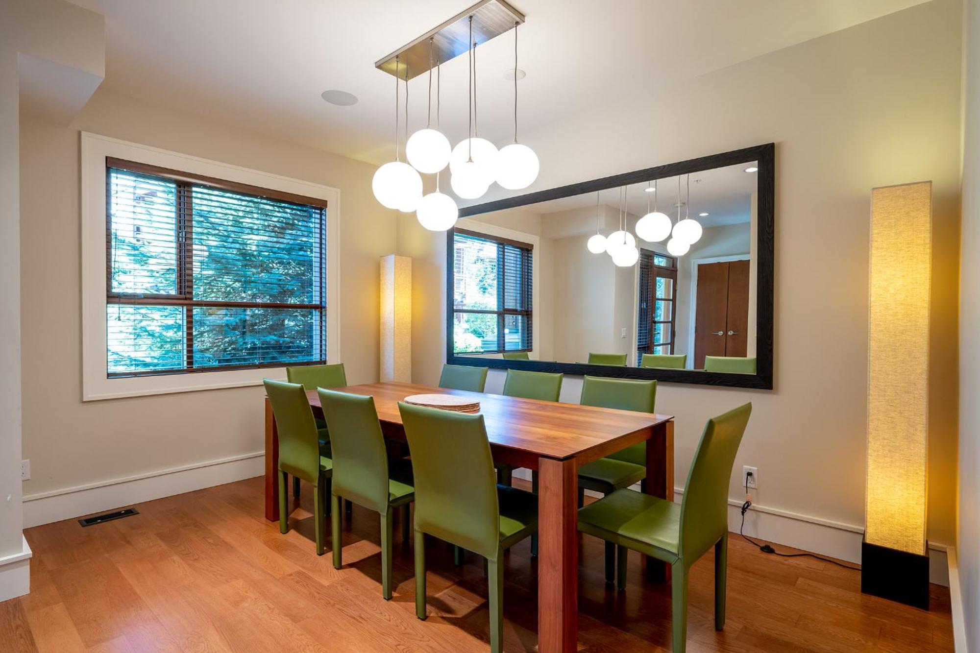 West Coast Style 4-bedroom, 3-bathroom, Mountain View Townhome Holiday home Whistler