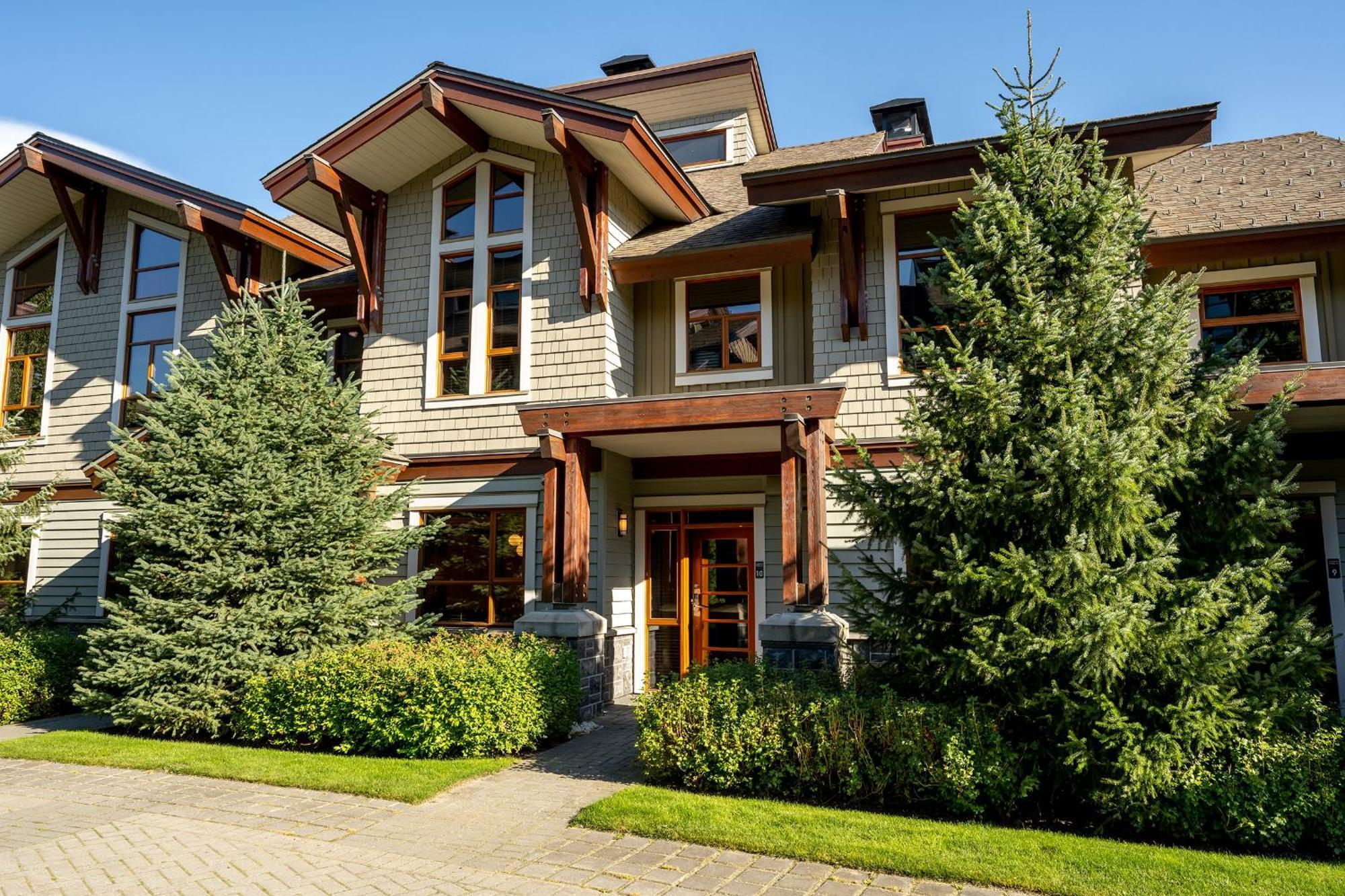 Holiday home West Coast Style 4-bedroom, 3-bathroom, Mountain View Townhome