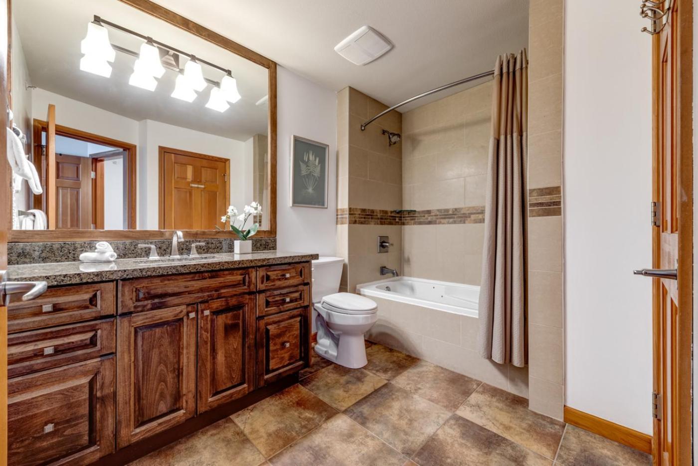 2br With Prime Amenities *