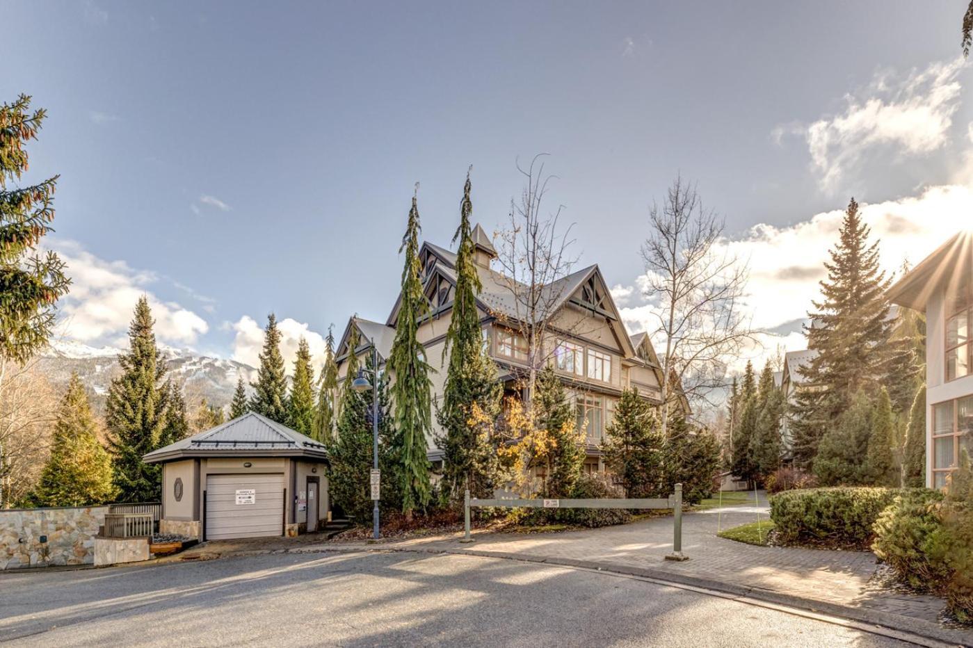 2br With Prime Amenities * Whistler