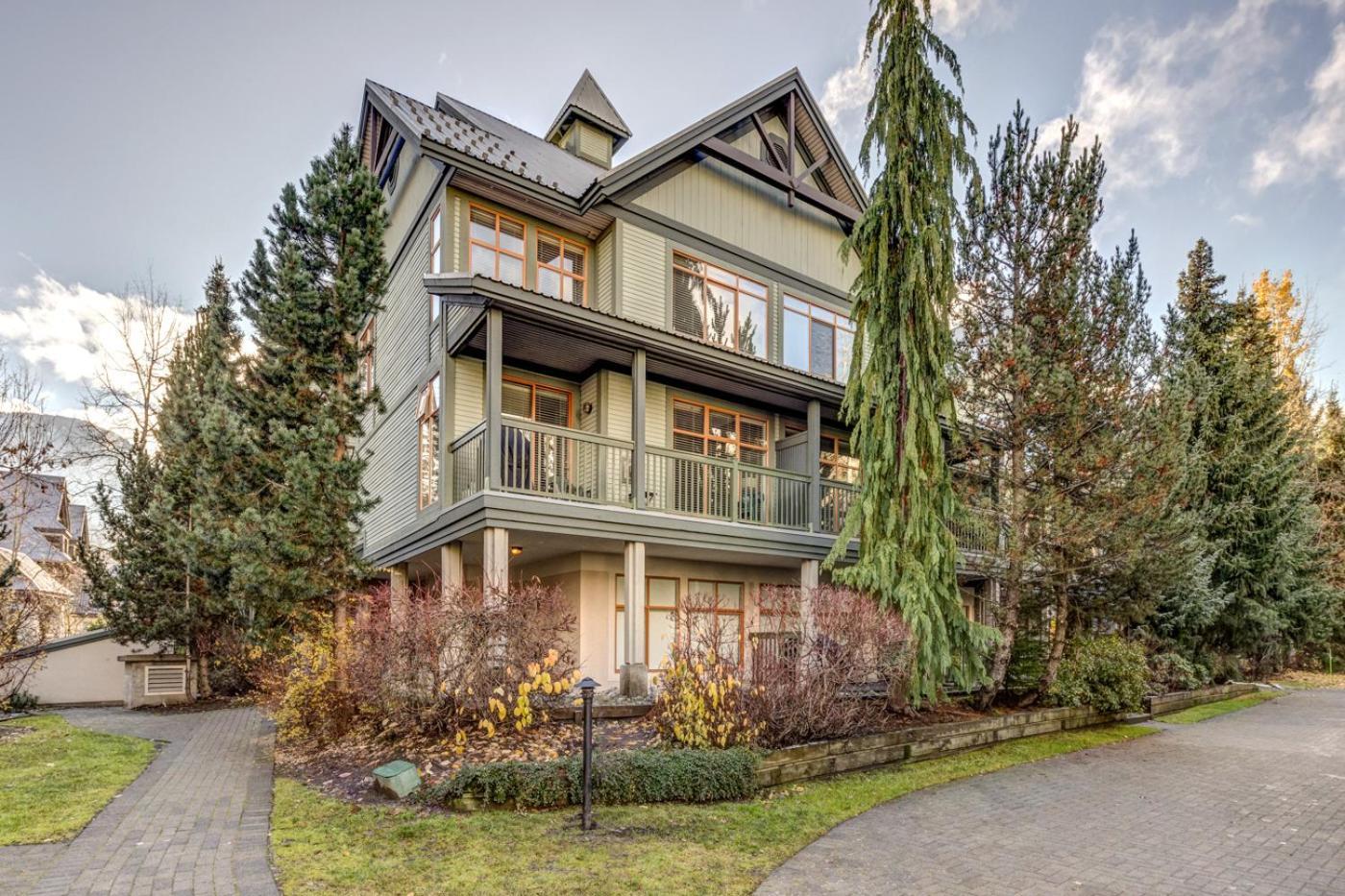 2br With Prime Amenities Apartment