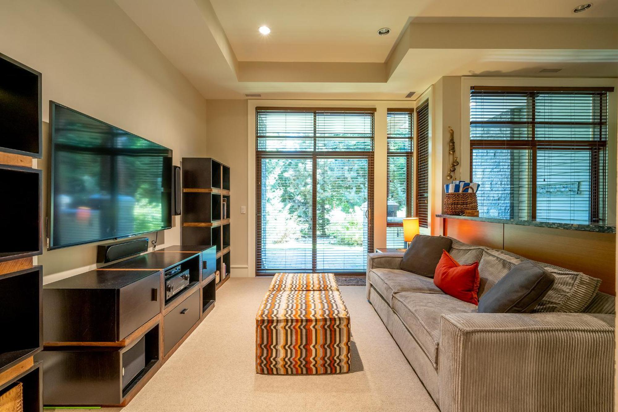 Holiday home West Coast Style 4-bedroom, 3-bathroom, Mountain View Townhome Whistler
