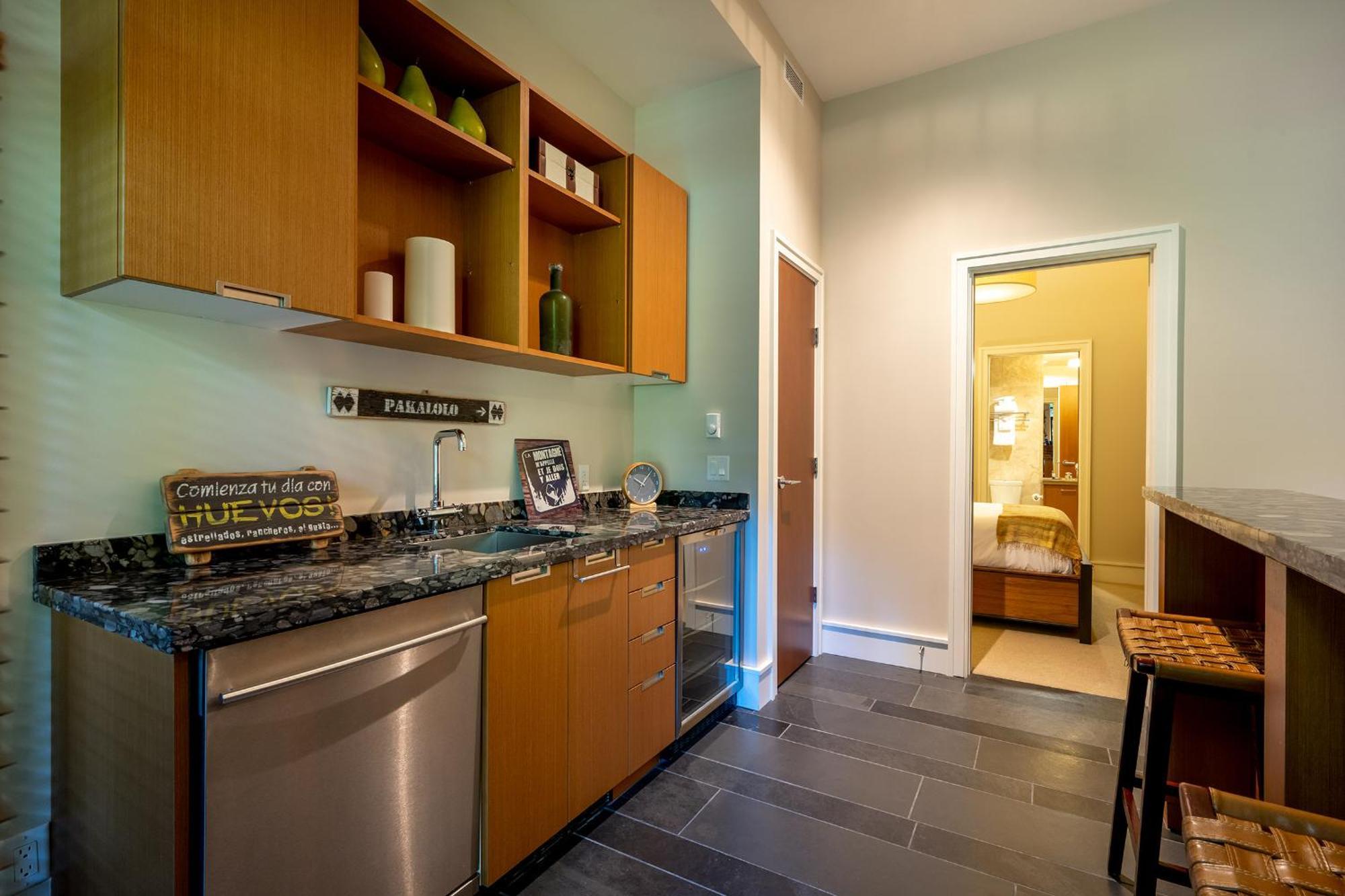 West Coast Style 4-bedroom, 3-bathroom, Mountain View Townhome * Whistler