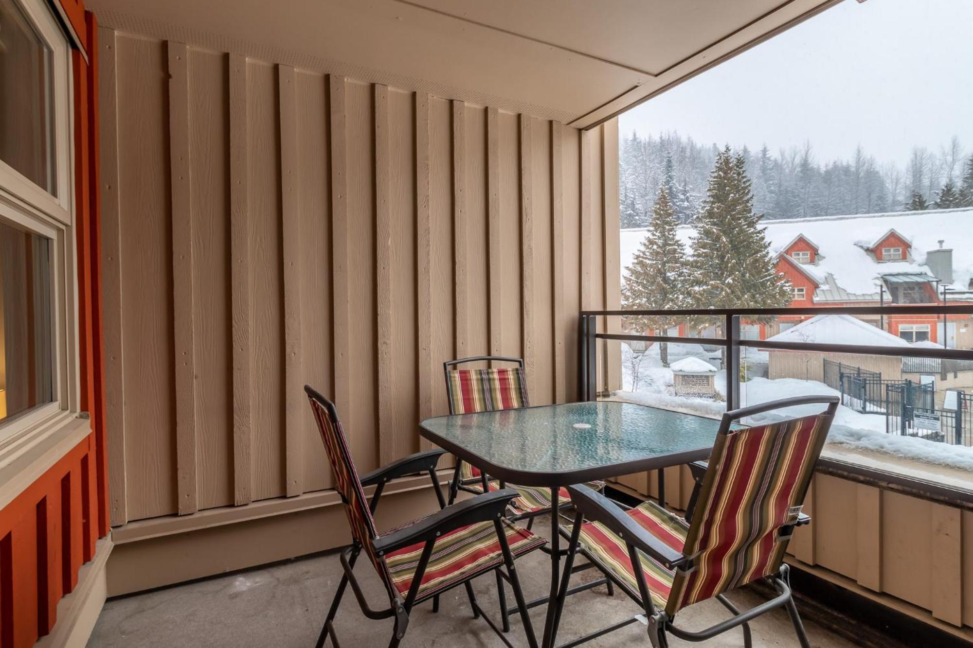 Creekside Slopeside 1br With Pool, Hot Tub, Bbq Apartment Whistler