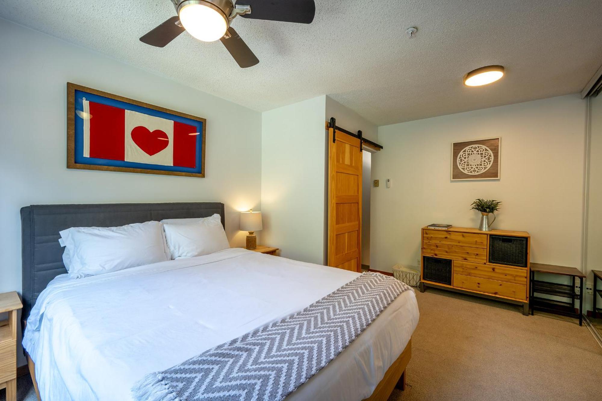 Cozy Creekside Two-storey