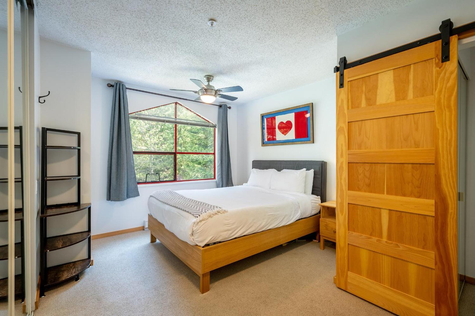 Cozy Creekside Two-storey Apartment
