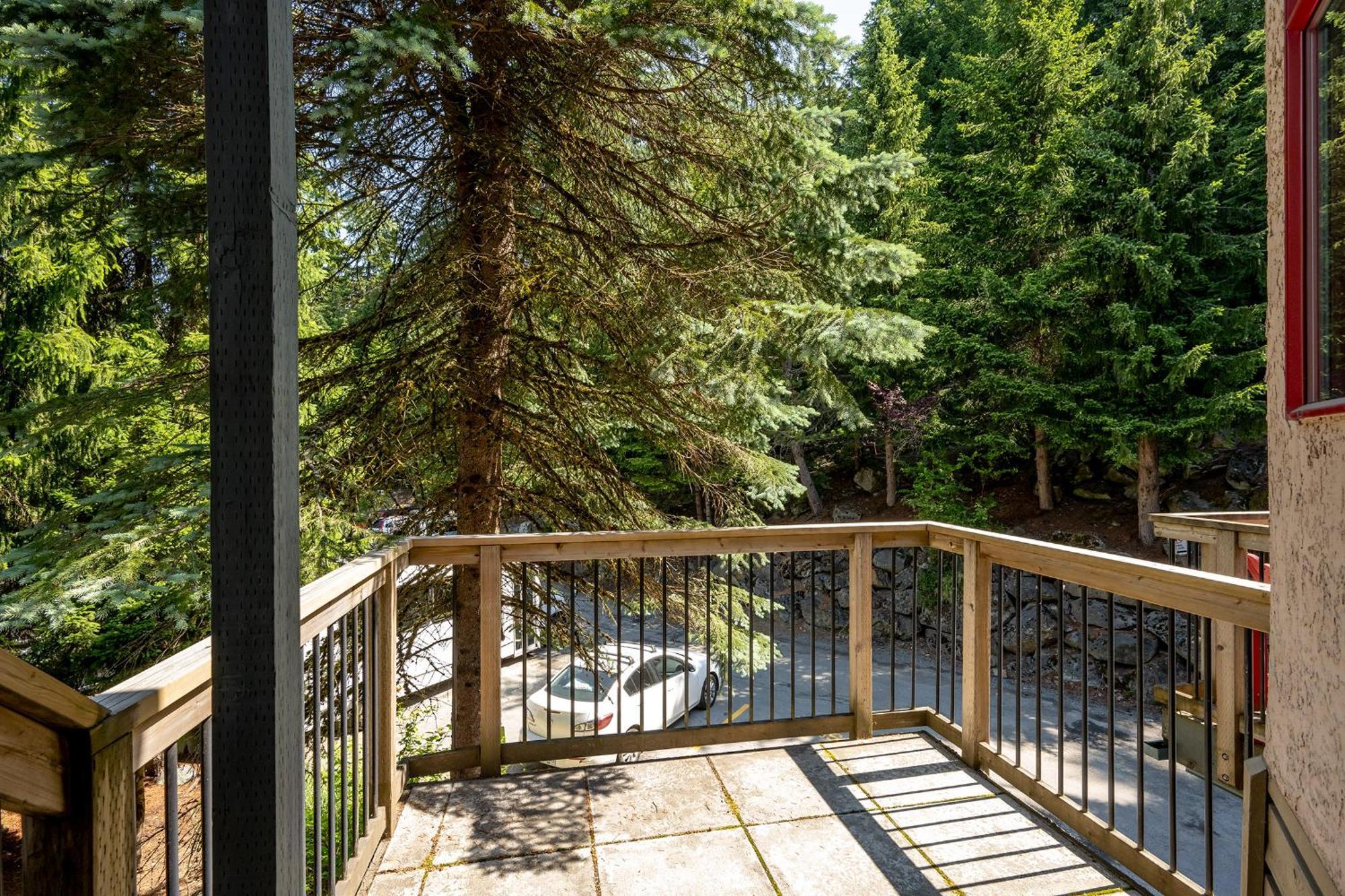 Apartment Cozy Creekside Two-storey Whistler