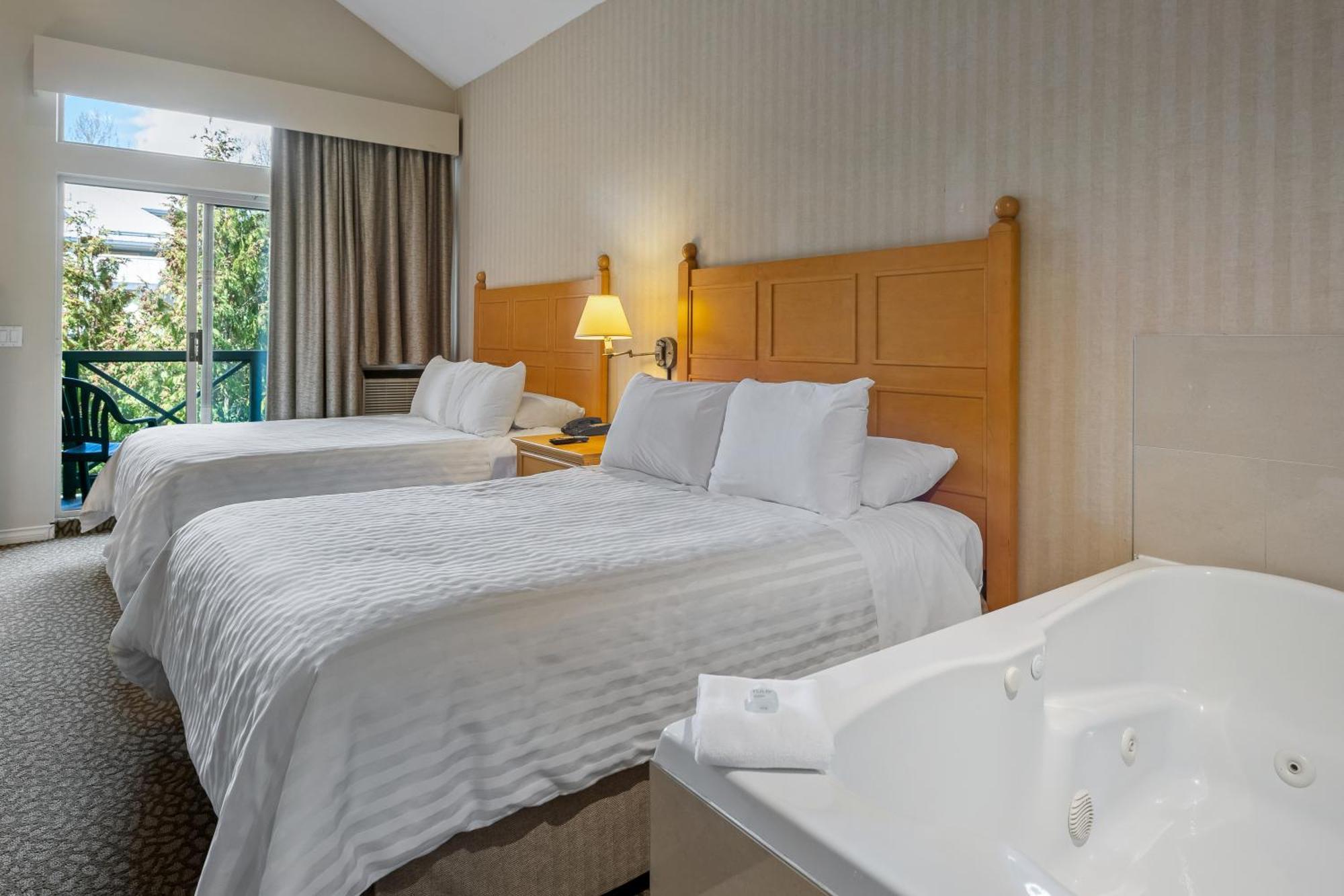 Pinnacle Hotel Whistler