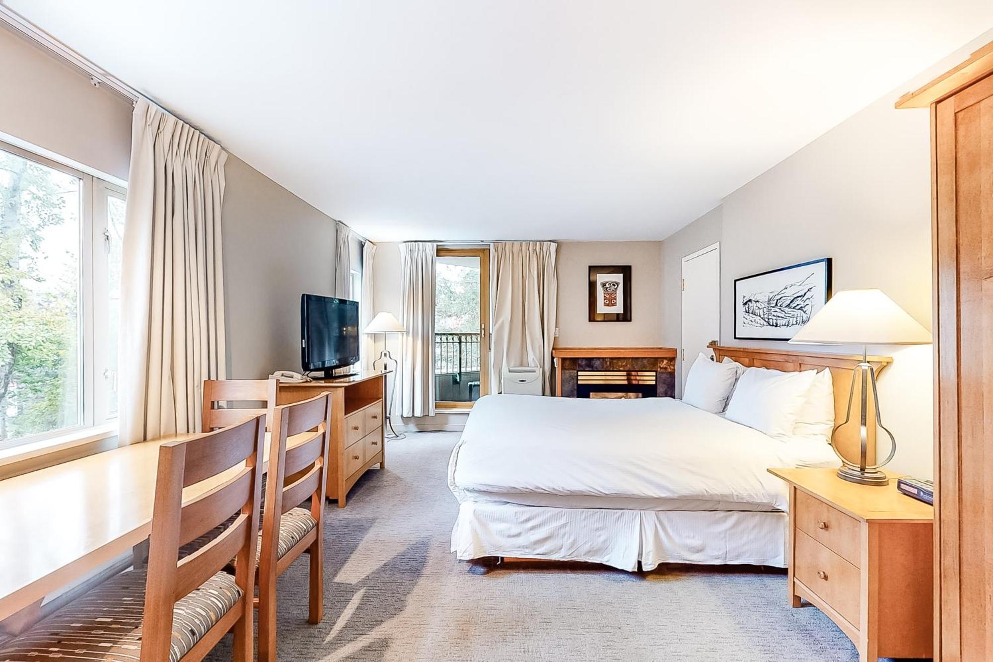Hotel Peak Whistler