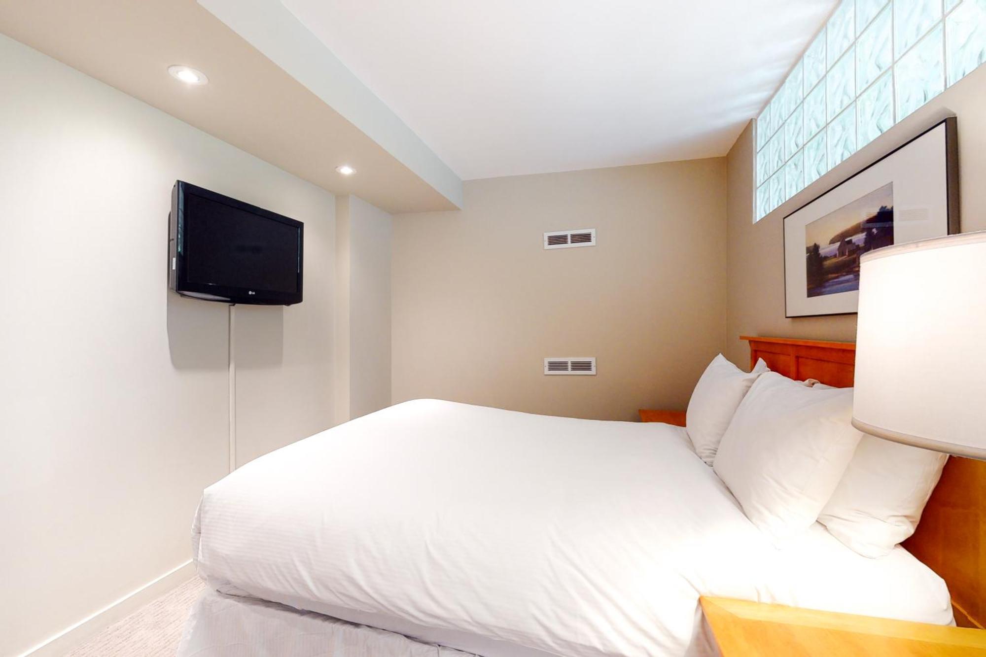 Hotel Peak Whistler