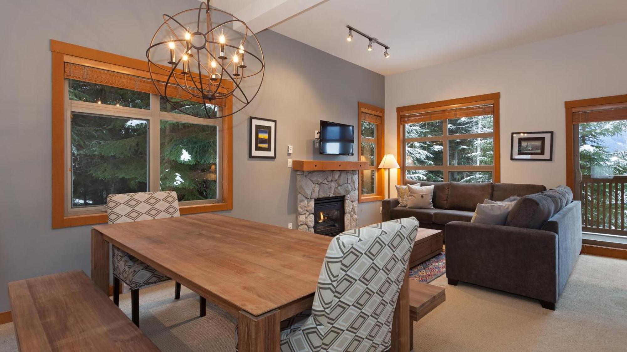 Mountain Star 1 | Mountain Townhome With Hot Tub, 100m From Slopes, Free Village Shuttle Whistler