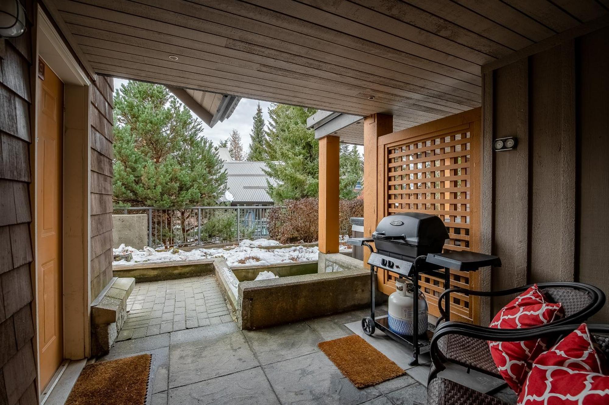 Village, Private Hot Tub, Free Parking * Whistler