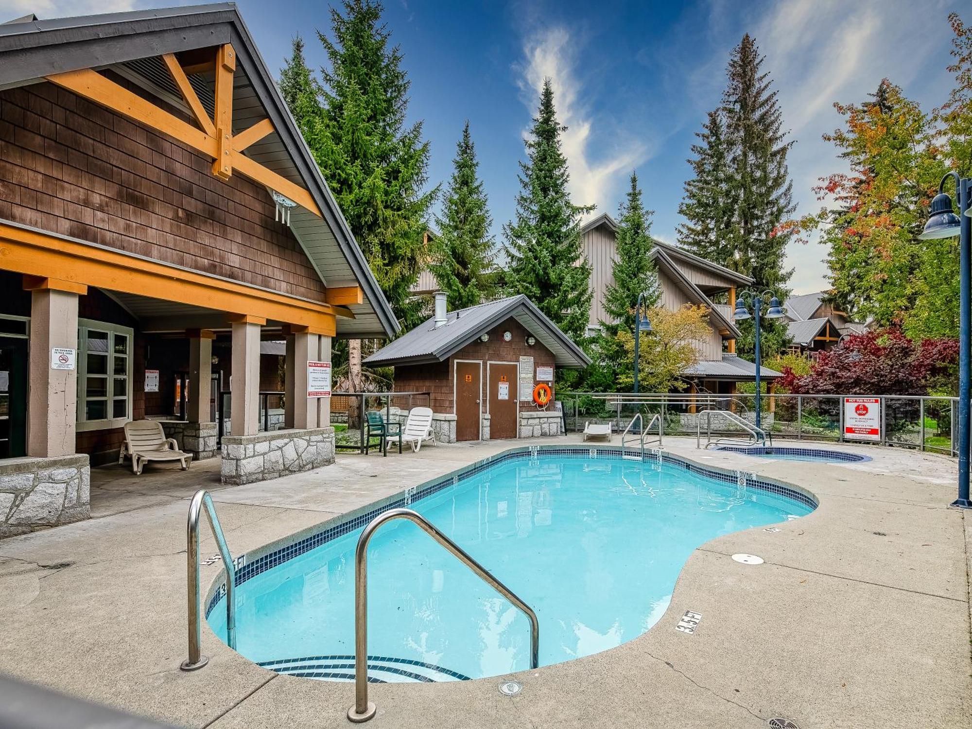 Apartment Village, Private Hot Tub, Free Parking Whistler