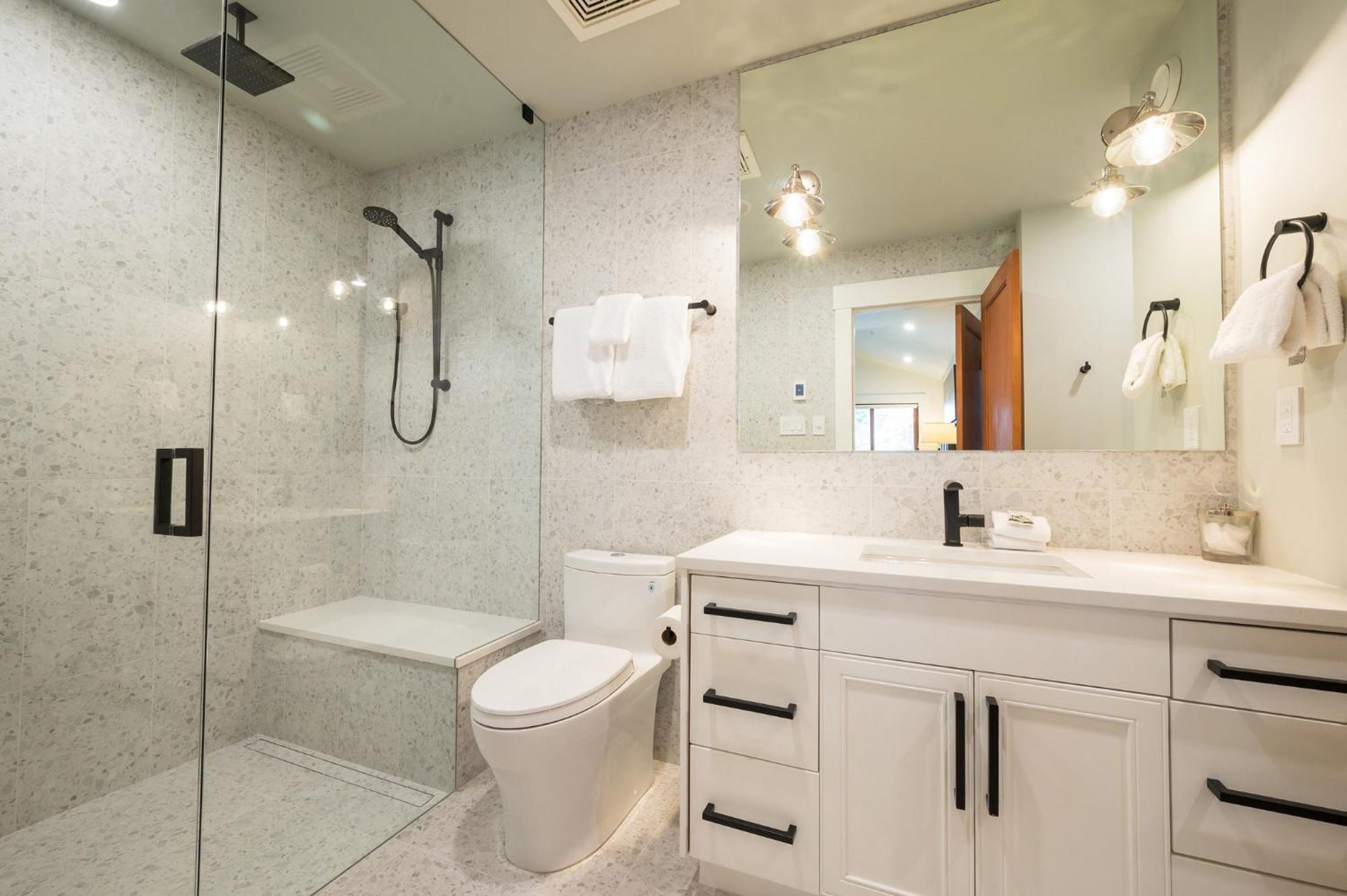 3br, Taluswood Heights, Luxury, Private Hot Tub, Ski-in Ski-out, By Harmony Holiday home Whistler