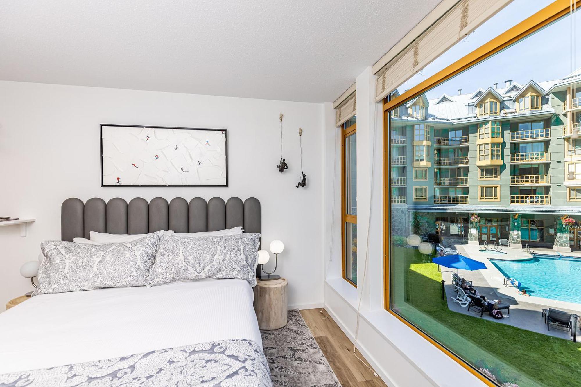 Cascade Premium Suite, With Pool & Hot Tub Apartment Whistler