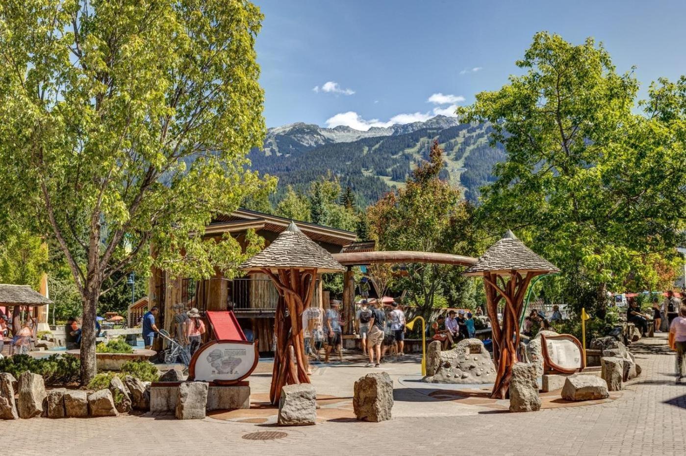 2br 2ba Family-friendly Mountain Escape W Scenic Views, Perfect Village Location Near To Shops, Cafes, Olympic Rings Whistler
