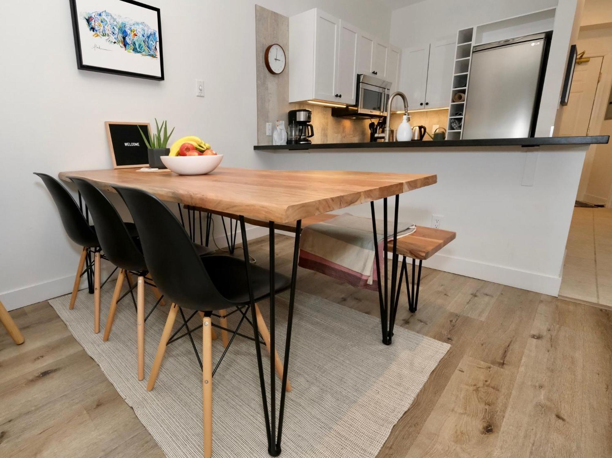 Apartment 2br 2ba Family-friendly Mountain Escape W Scenic Views, Perfect Village Location Near To Shops, Cafes, Olympic Rings Whistler
