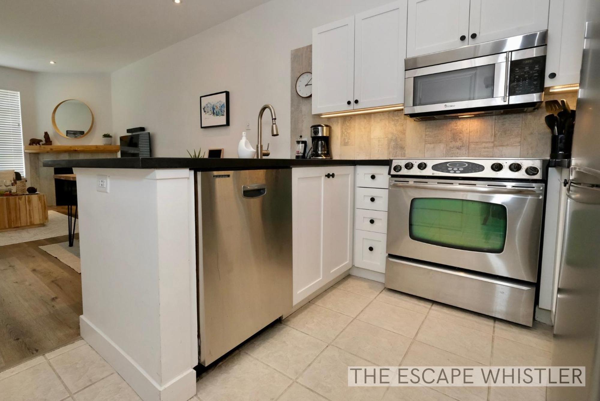 2br 2ba Family-friendly Mountain Escape W Scenic Views, Perfect Village Location Near To Shops, Cafes, Olympic Rings