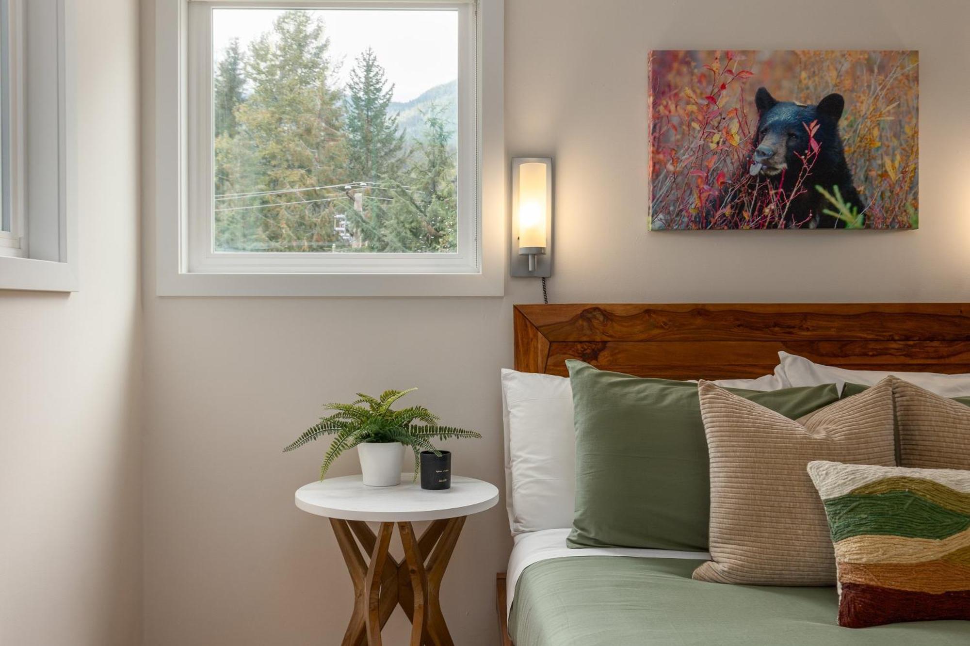 1br Condo, Close To Creekside Gondola By Harmony Vacations Holiday home Whistler