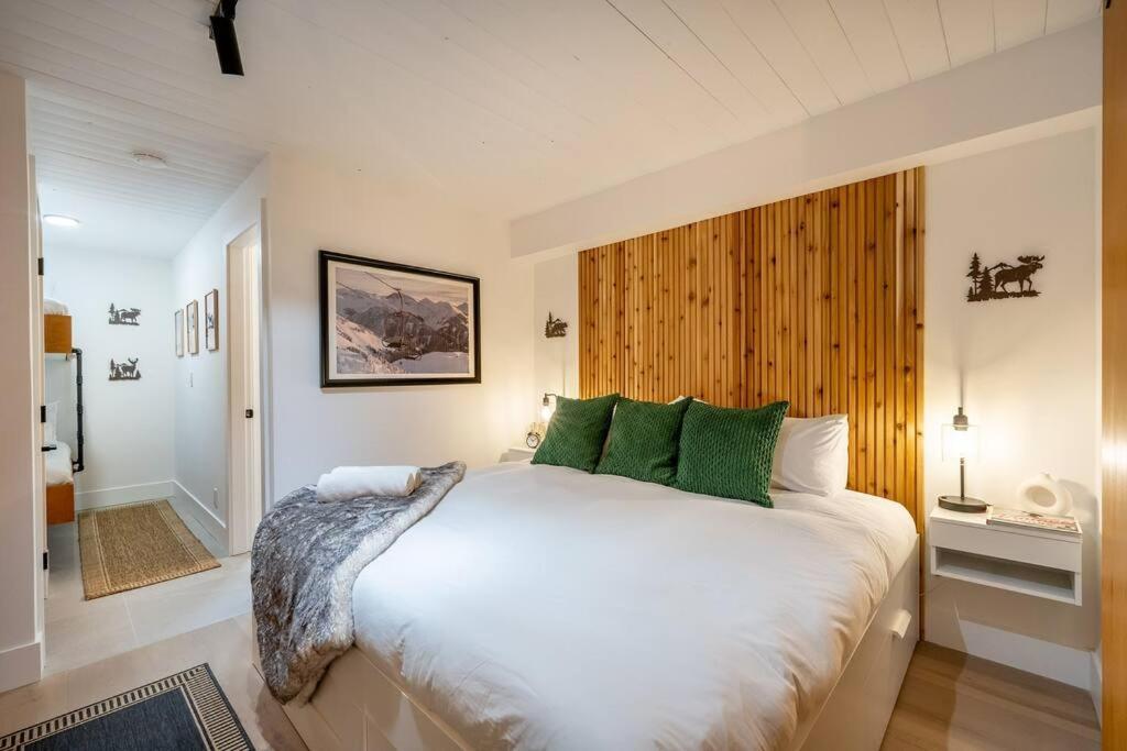 Powder & Pines Luxury Apartment
