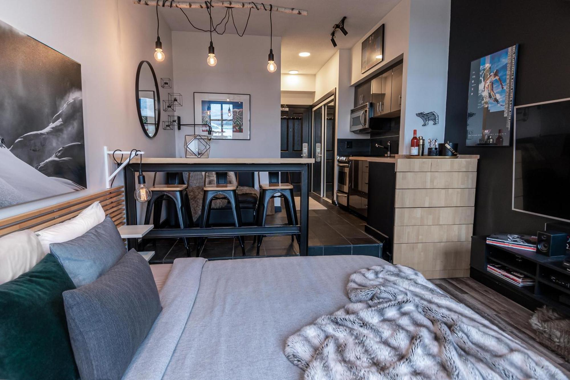 Apartment Alpenglow Queen Boho By Mva Whistler