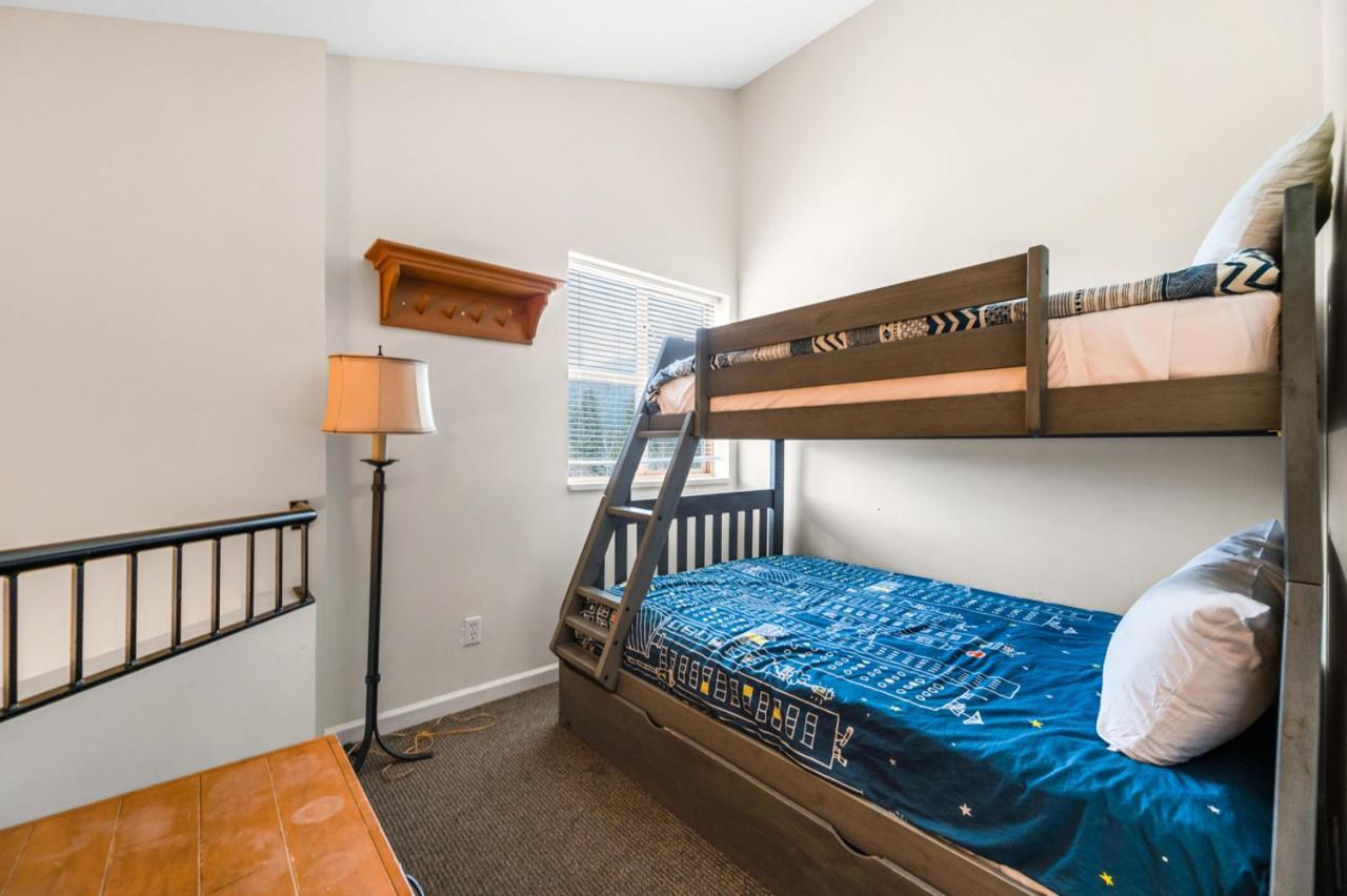 Tyndall Stone By Cozystay Signature Holiday home Whistler