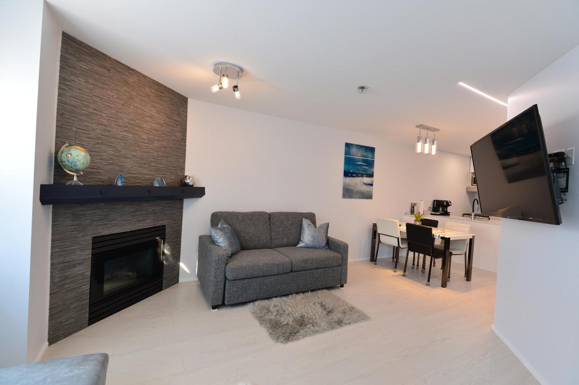 Apartment Upscale Modern Whistler