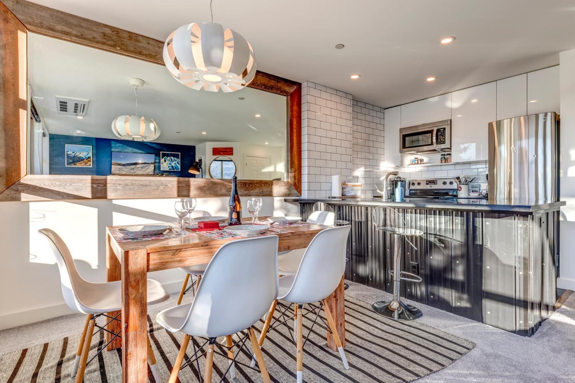 Apartment The Lookout Penthouse // A Luxe In