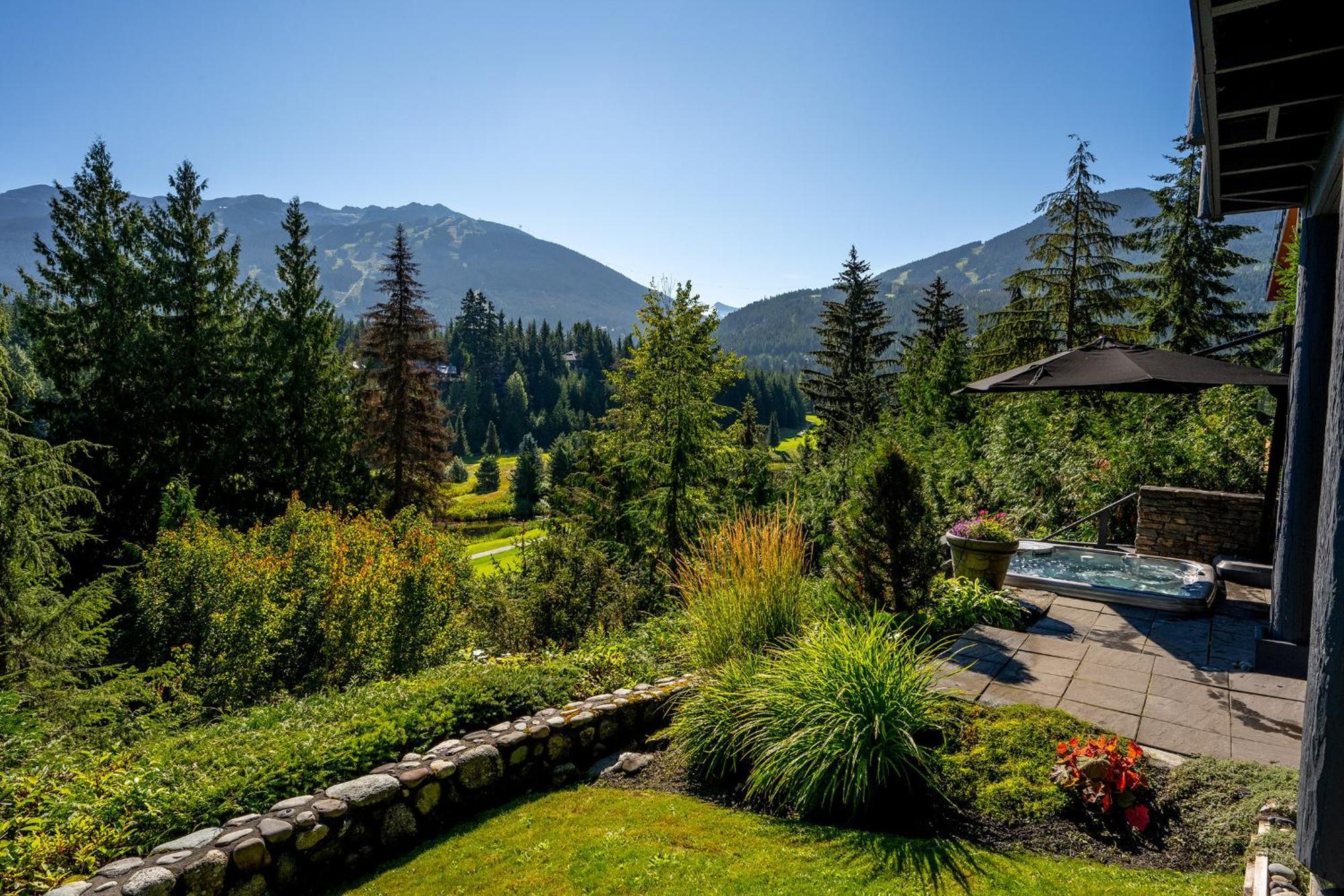 Holiday home Beautiful 5 Bedroom Log With Spectacular Views Whistler