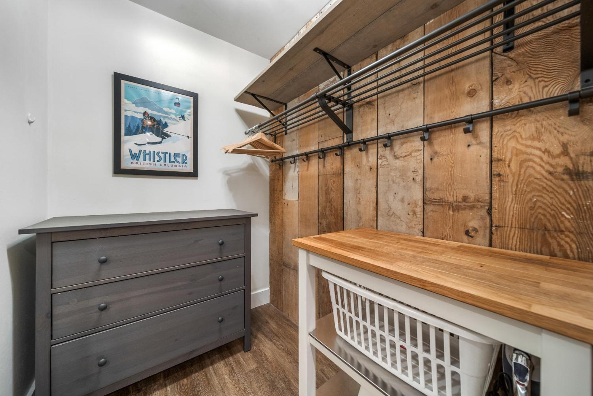 Lakeside Hideaway Apartment Whistler
