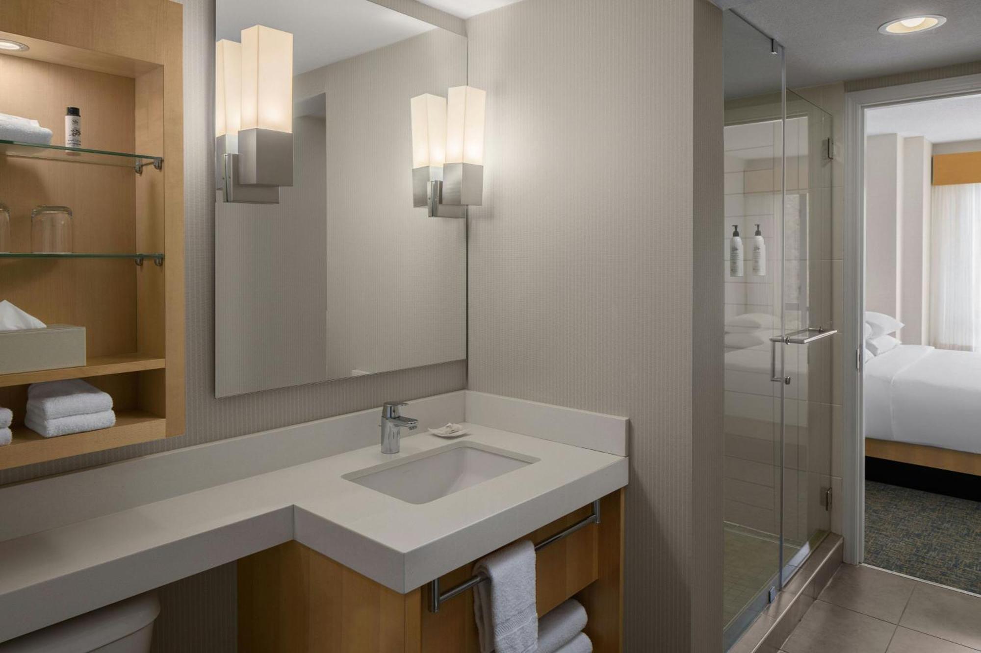 Delta By Marriott Village Hotel Whistler