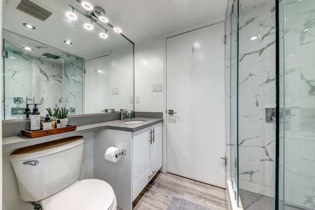 Ski-in-out, Pool, Hot Tub, Sauna Apartment Whistler