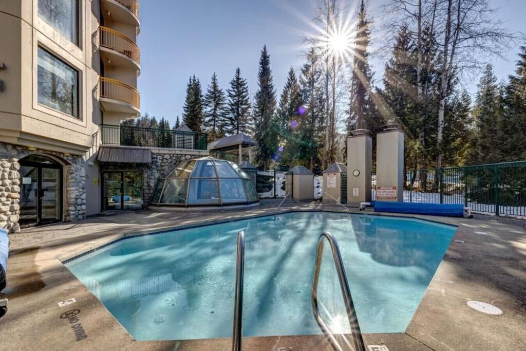 Apartment Ski-in-out, Pool, Hot Tub, Sauna Whistler