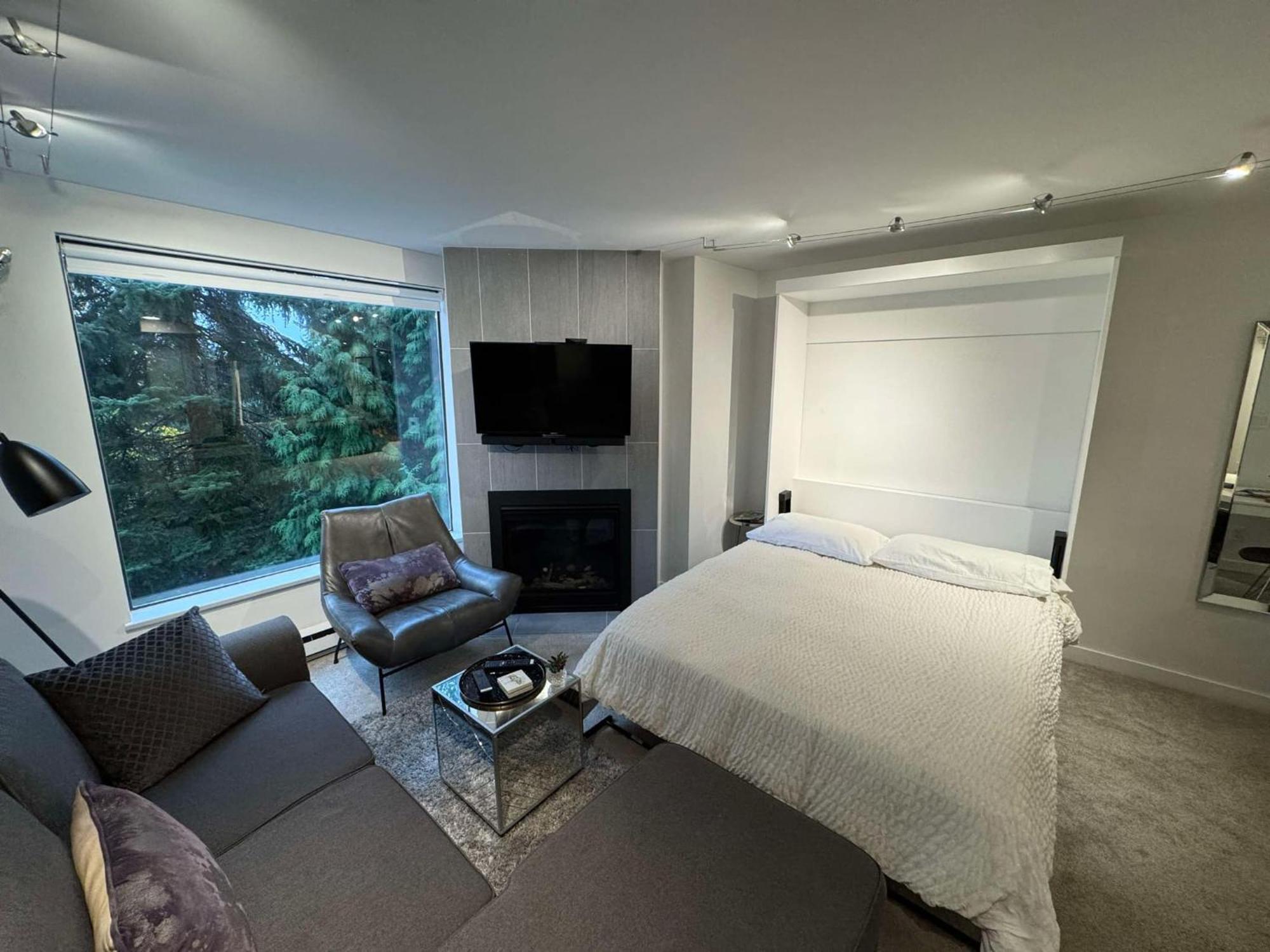 Ski-in-out, Pool, Hot Tub, Sauna Apartment