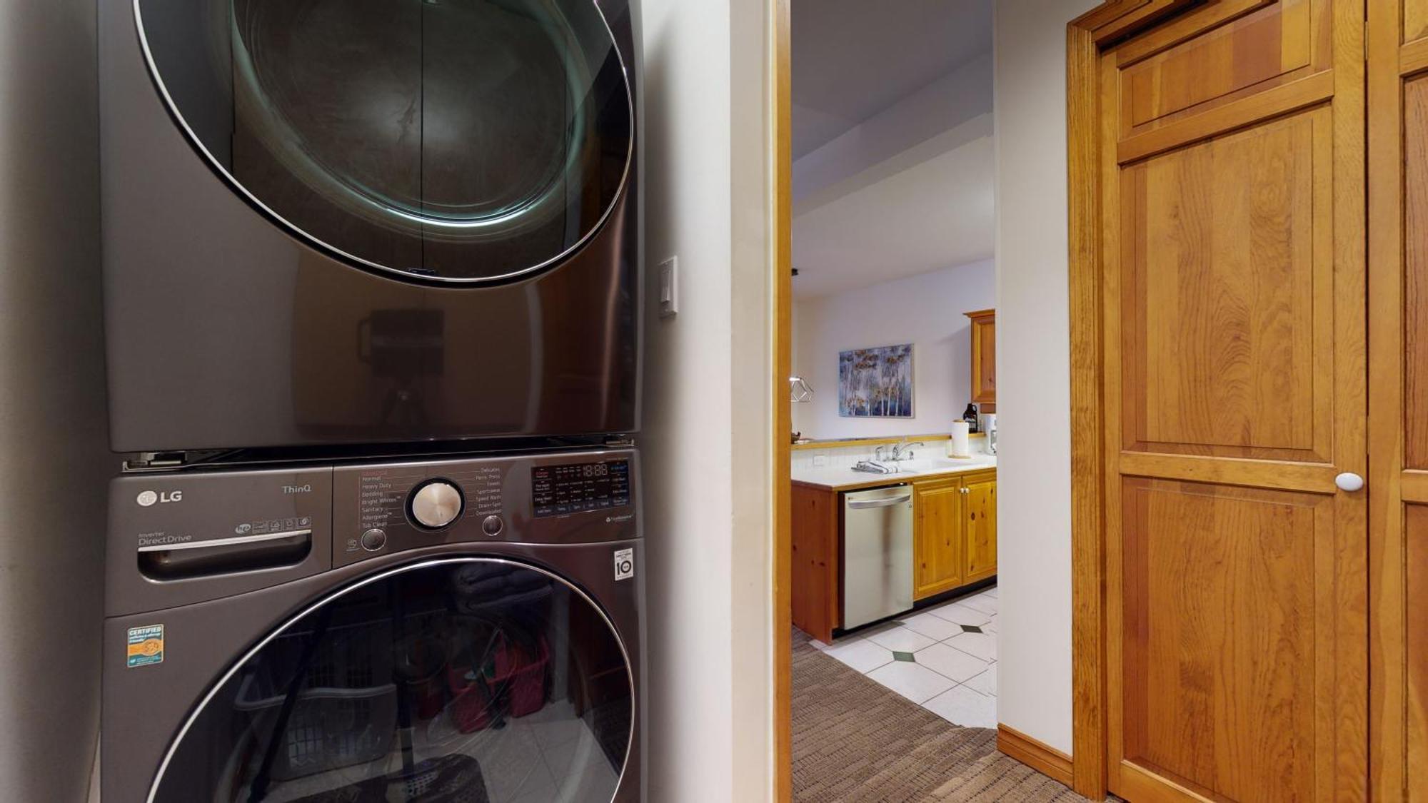 In And Out 2br With Hot Tub By Harmony Vacations Holiday home *