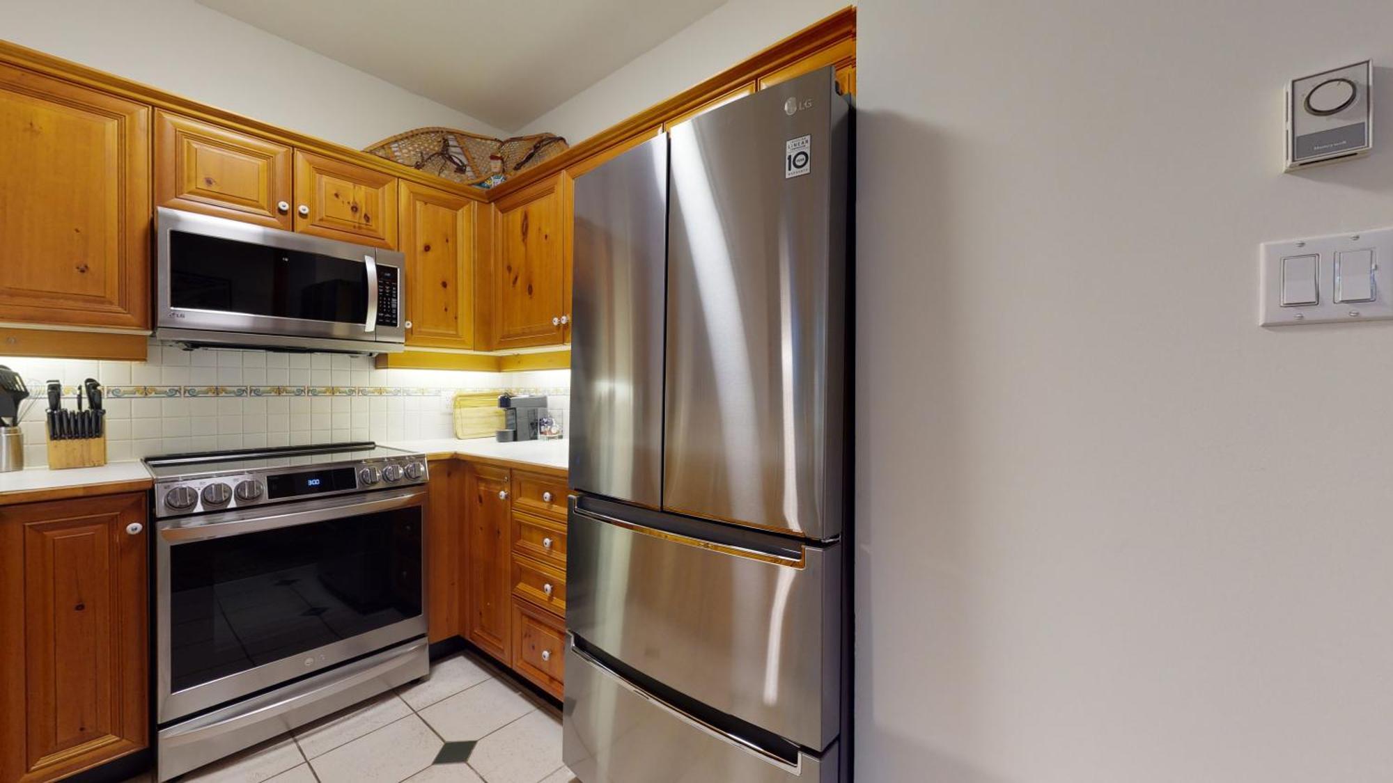 In And Out 2br With Hot Tub By Harmony Vacations Holiday home Whistler