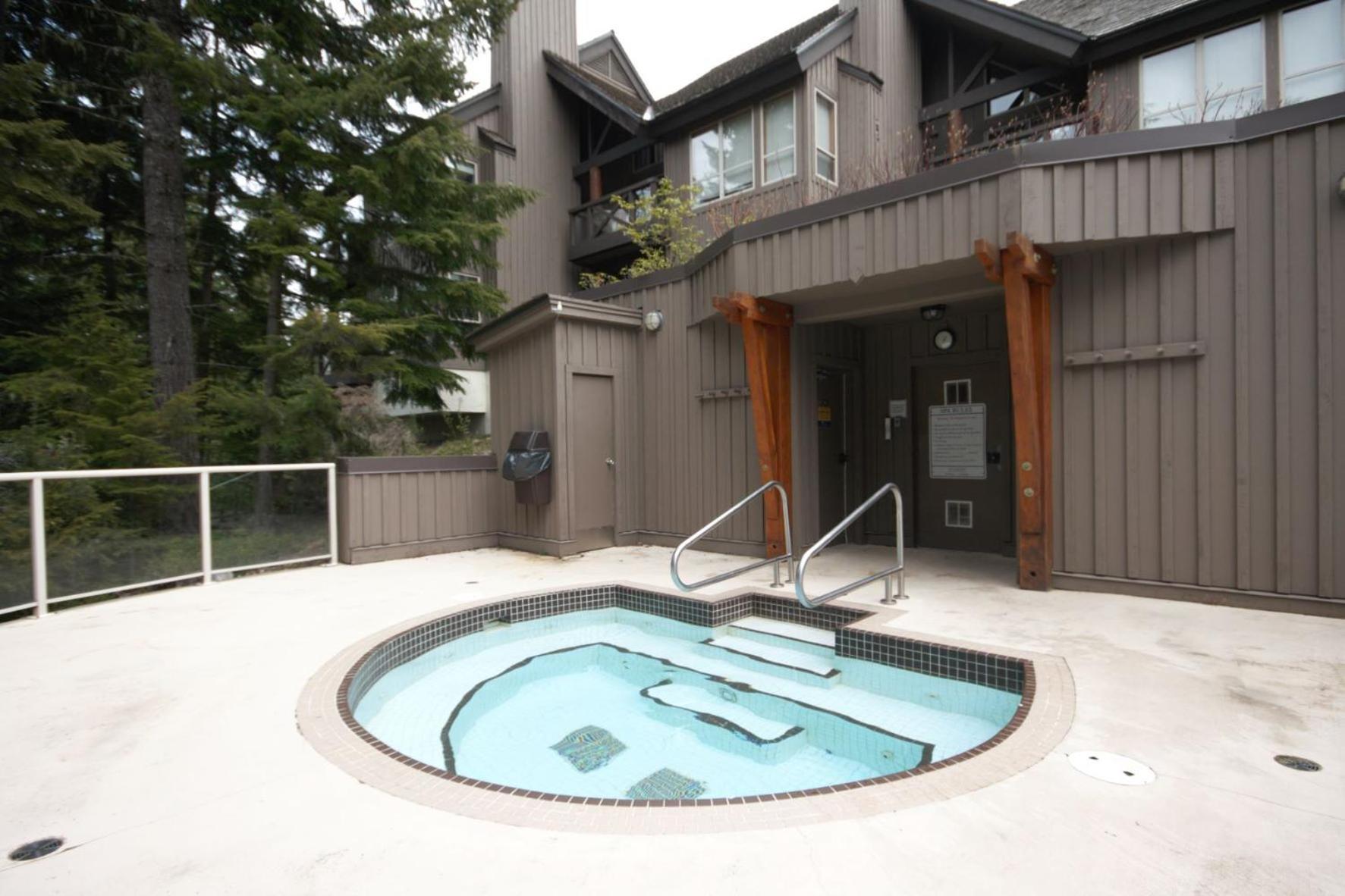 In And Out 2br With Hot Tub By Harmony Vacations Whistler