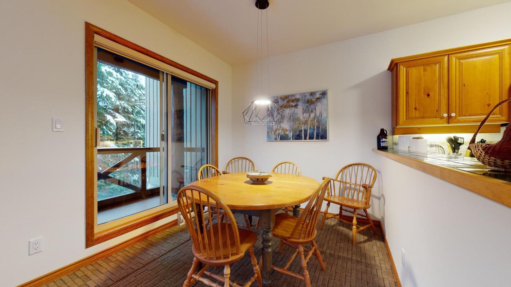 In And Out 2br With Hot Tub By Harmony Vacations * Whistler